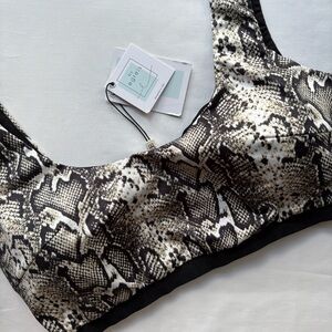 NWT By Egreis Snake Print Sports Bra Medium